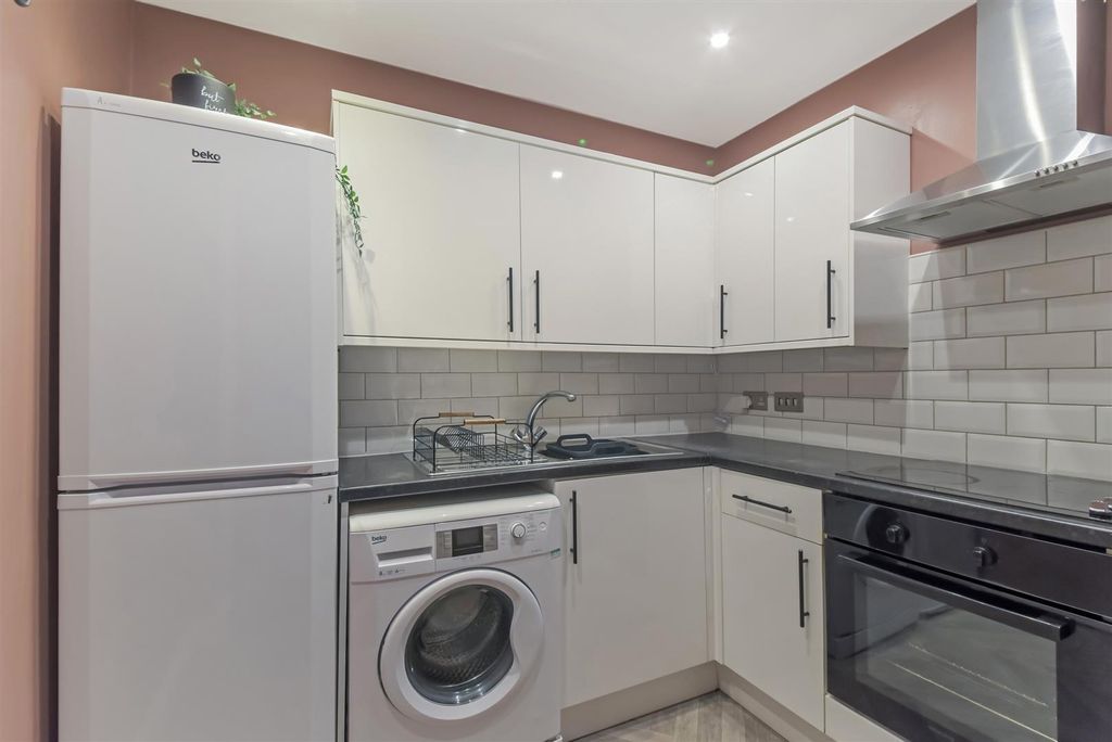 Property photo 3 of 26 6.Jpg