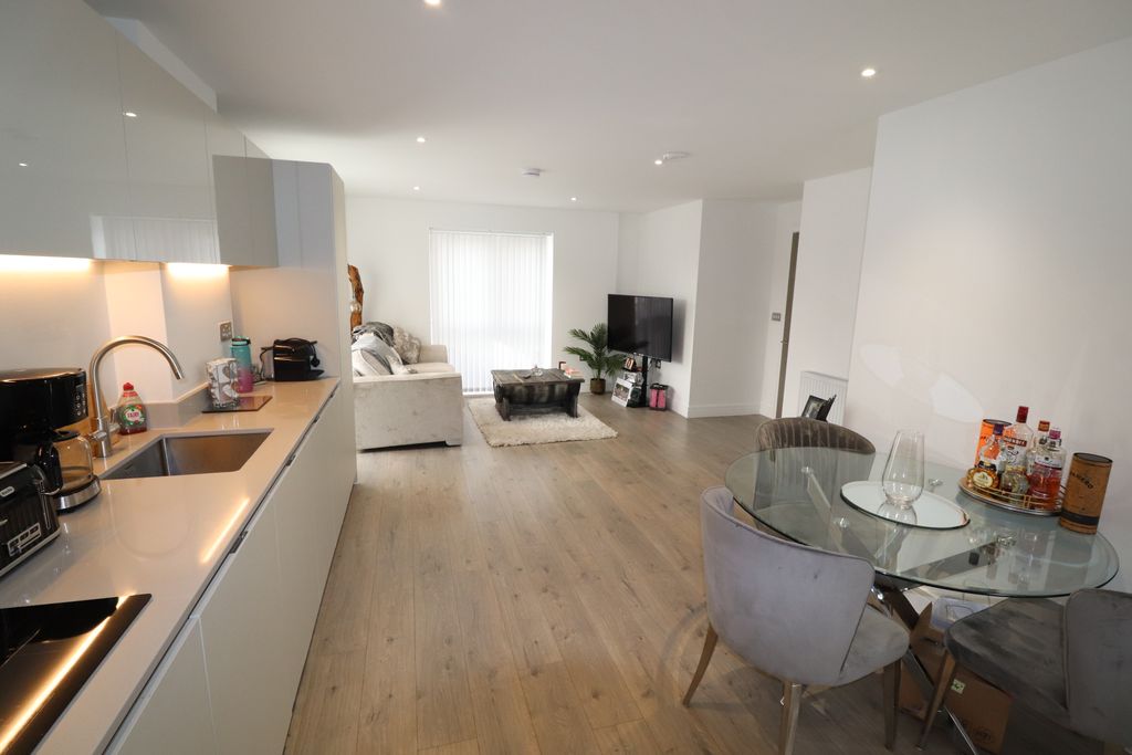 Property photo 2 of 16 Open Plan Living