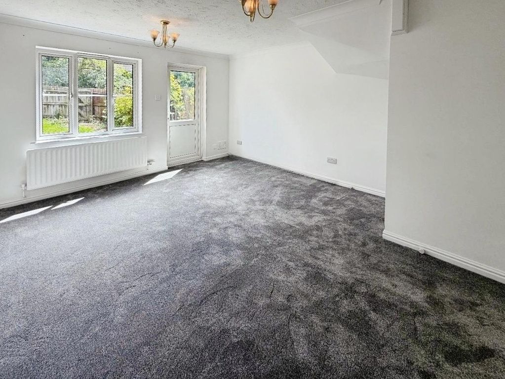 Property photo 3 of 11 Pbox-Img.Jpg