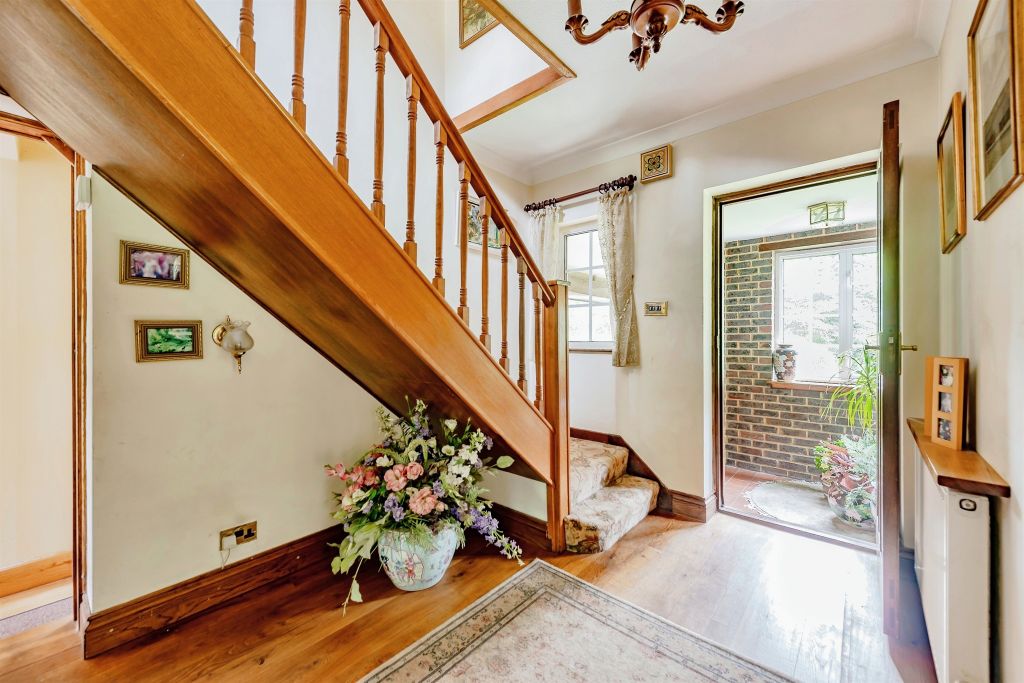 Property photo 2 of 20