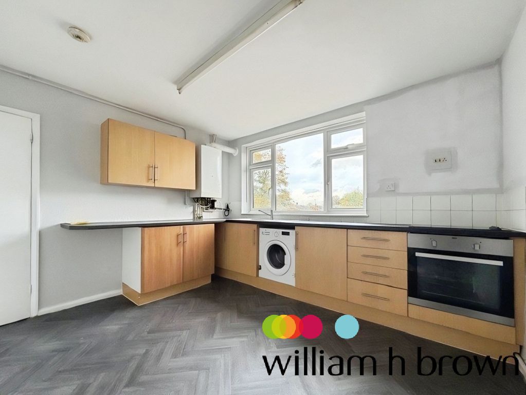 Property photo 2 of 8 Kitchen