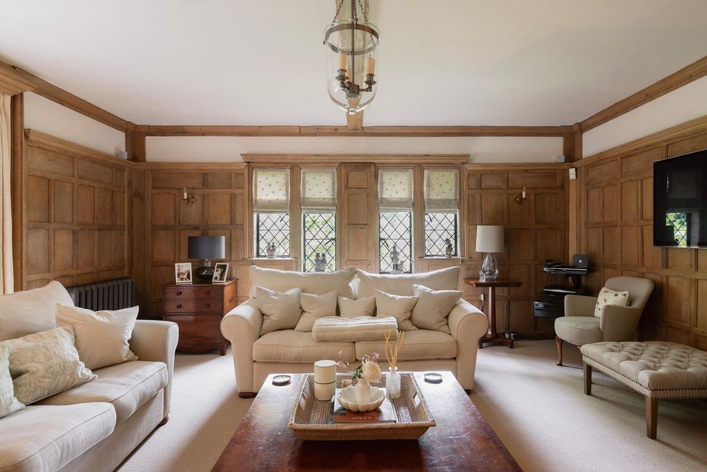 Property photo 2 of 43