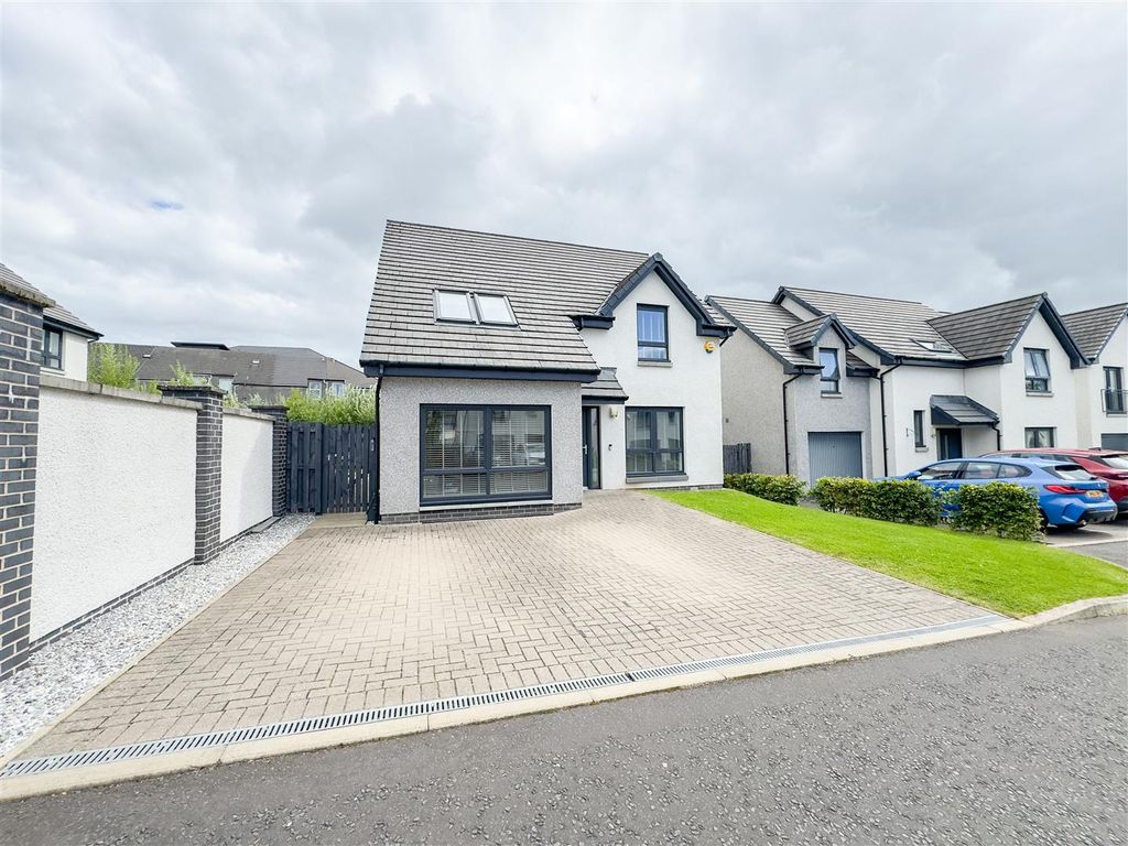 Property photo 1 of 31 External