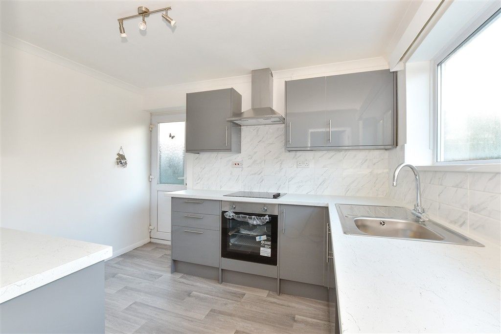 Property photo 3 of 14 Kitchen