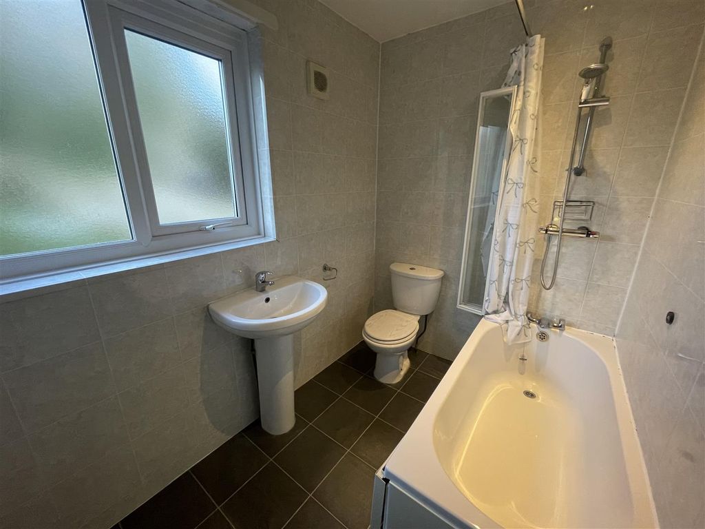 Property photo 3 of 11 19 Hill 10.Jpeg