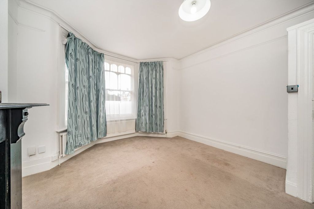 Property photo 3 of 4