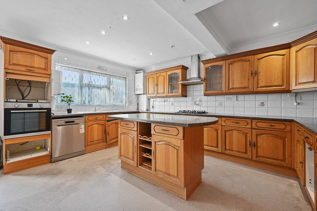 Property photo 2 of 12 10