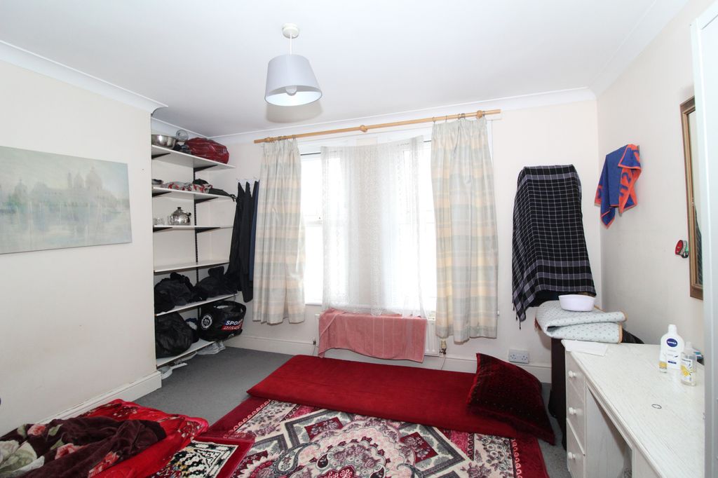 Property photo 2 of 6