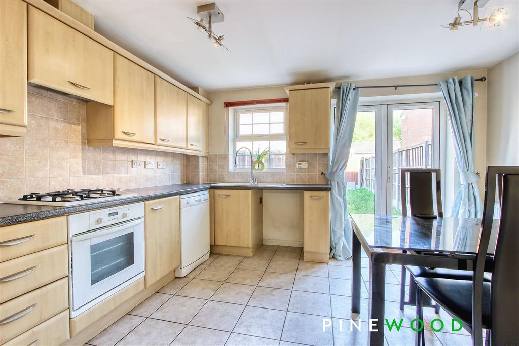 Property photo 3 of 18 Kitchen Diner