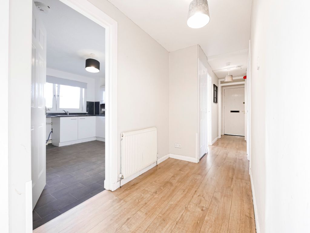 Property photo 3 of 14 Hall