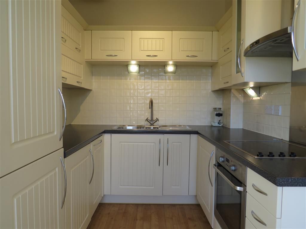 Property photo 2 of 12 Kitchen