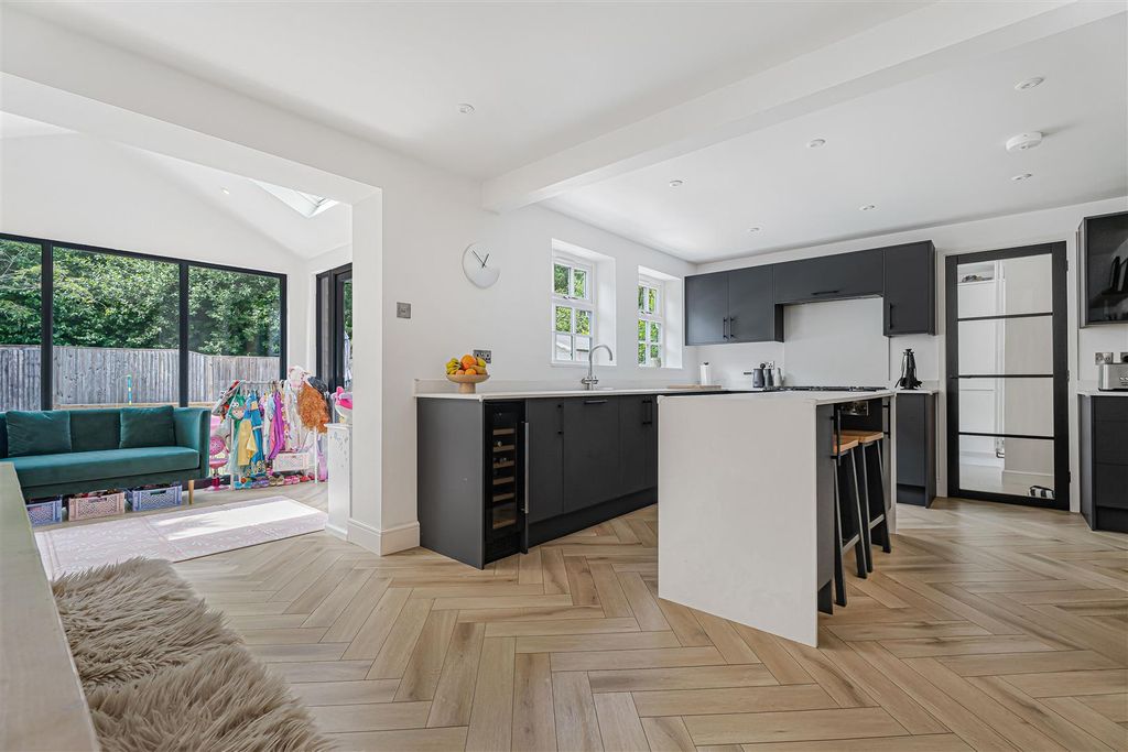 Property photo 2 of 22 20_87721.Jpg