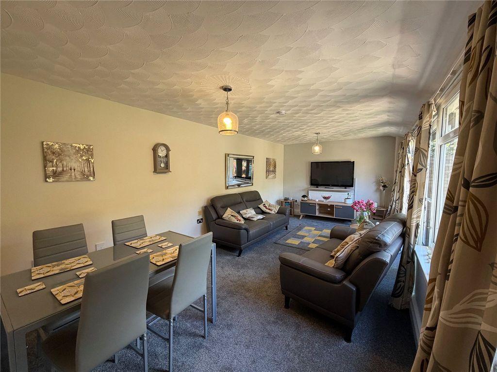 Property photo 1 of 19 Picture No. 13