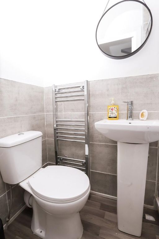 Property photo 2 of 15 11 Clairville #3.Jpg