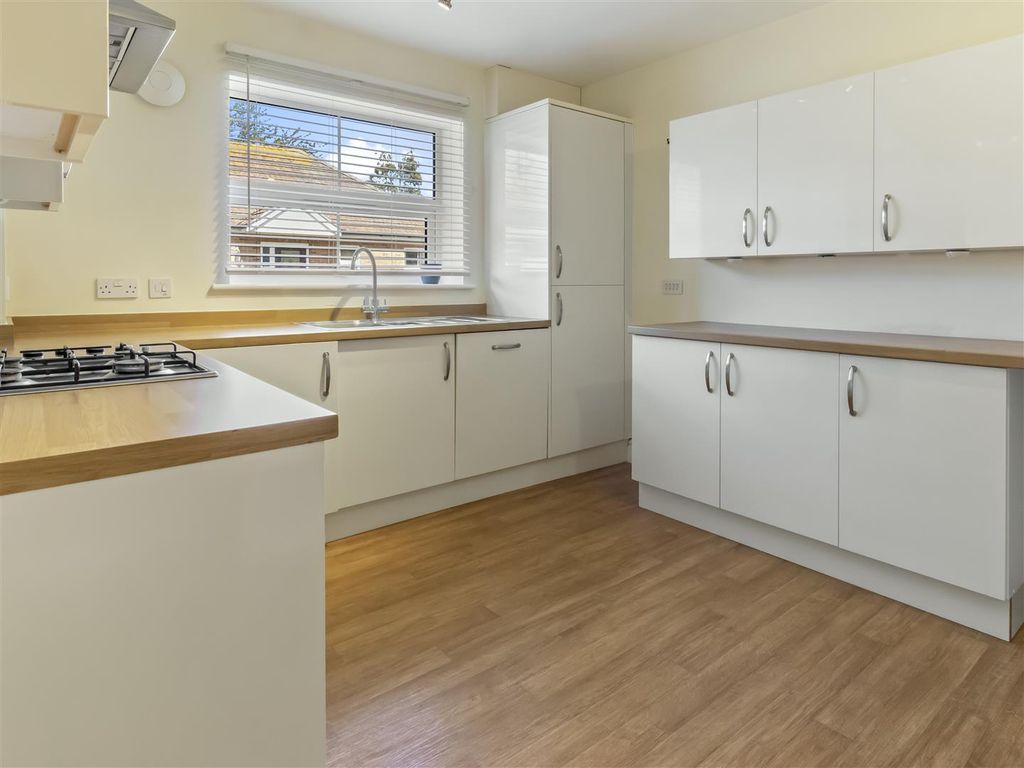 Property photo 2 of 13 35 Glenbarrie Way-001.Jpg