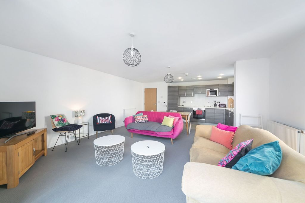 Property photo 1 of 19 Photo 6