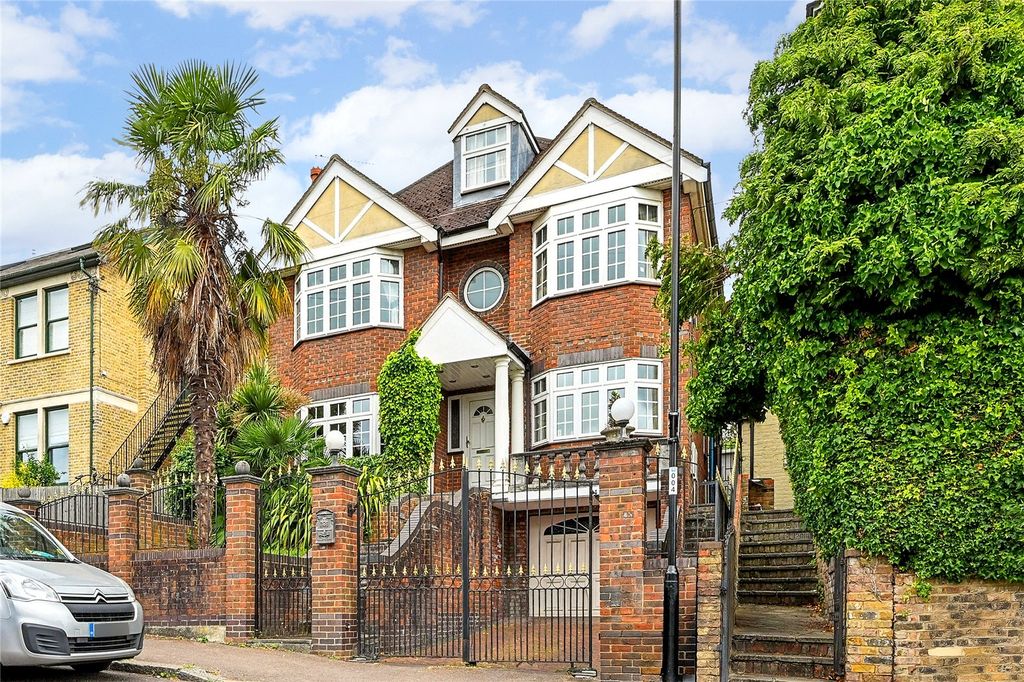 Property photo 1 of 26 Duncombe Hill