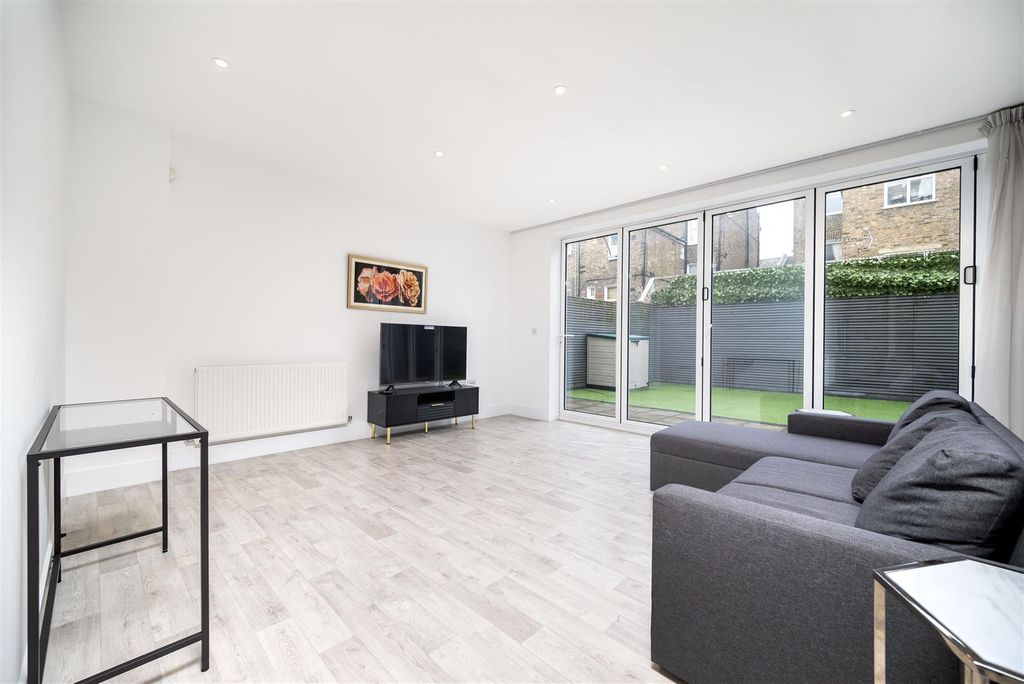 Property photo 2 of 13 2