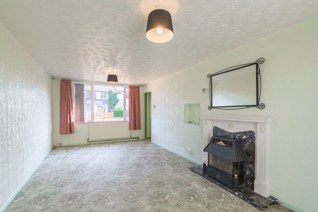 Property photo 2 of 19