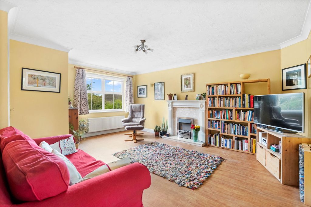 Property photo 2 of 17