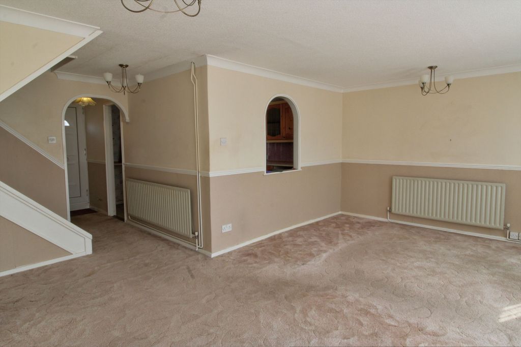Property photo 2 of 21