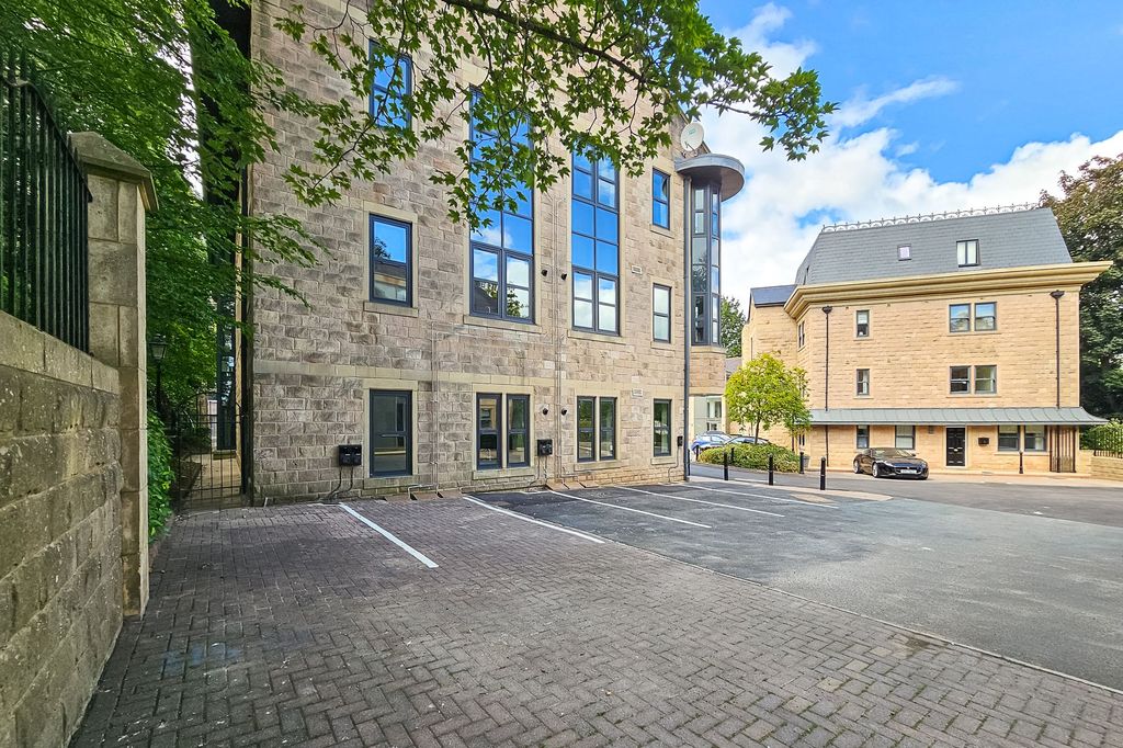 Additional image 17 of 2 bed flat to rent11 Windsor Court, Clarence Drive HG1