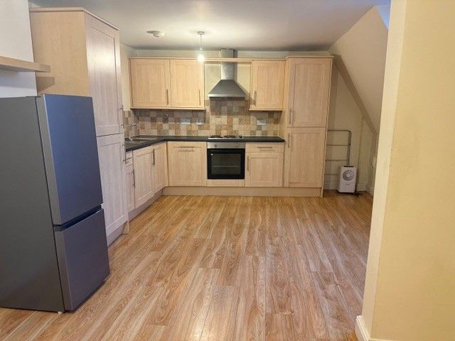 Property photo 2 of 7 Kitchen Area