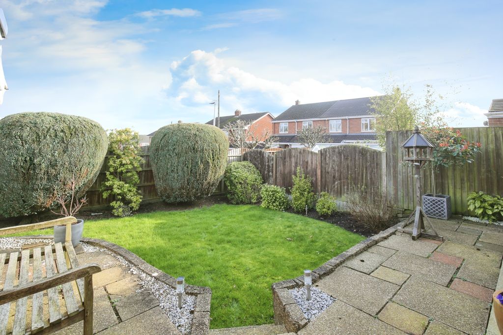 Property photo 2 of 12 Ad39Bf62-Mw-3252
