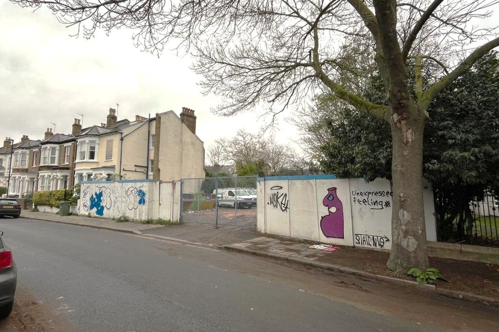 Property photo 3 of 5 2-4 Winterwell Road Car Park, Brixton, London Sw2 5Jd