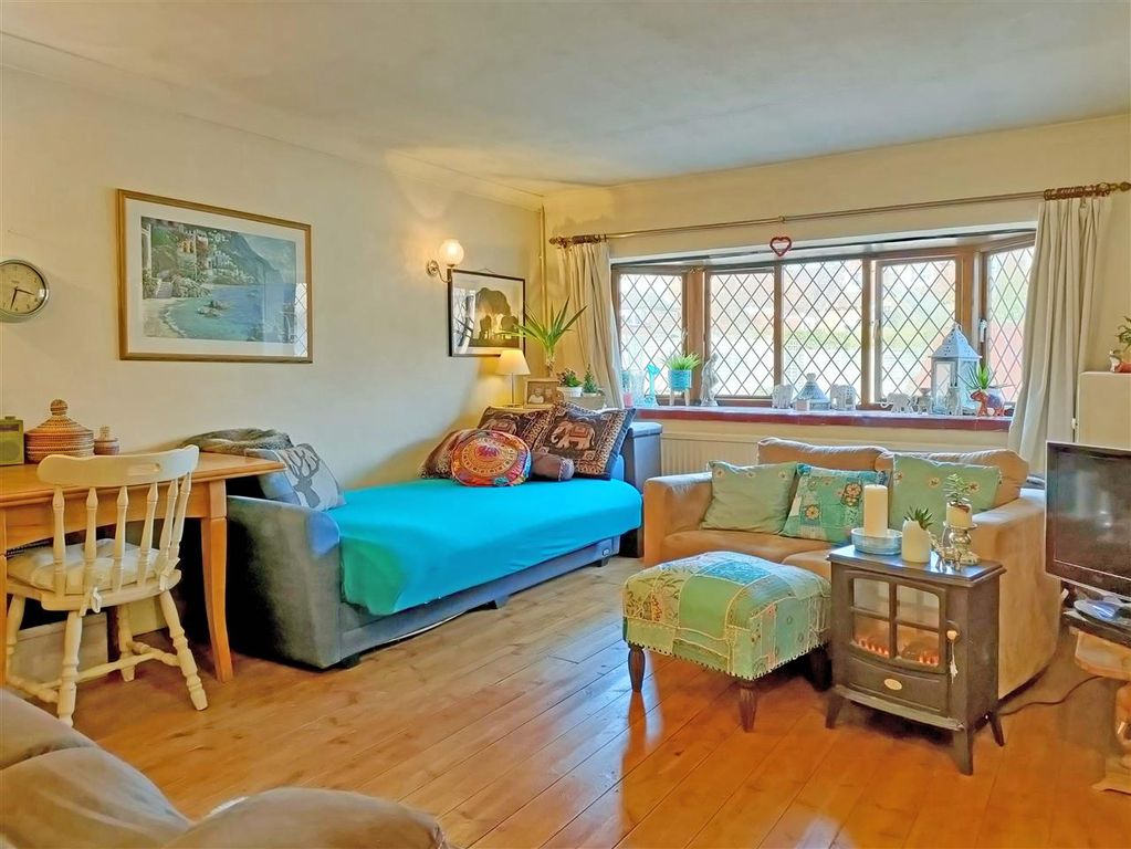 Property photo 2 of 6 Photo