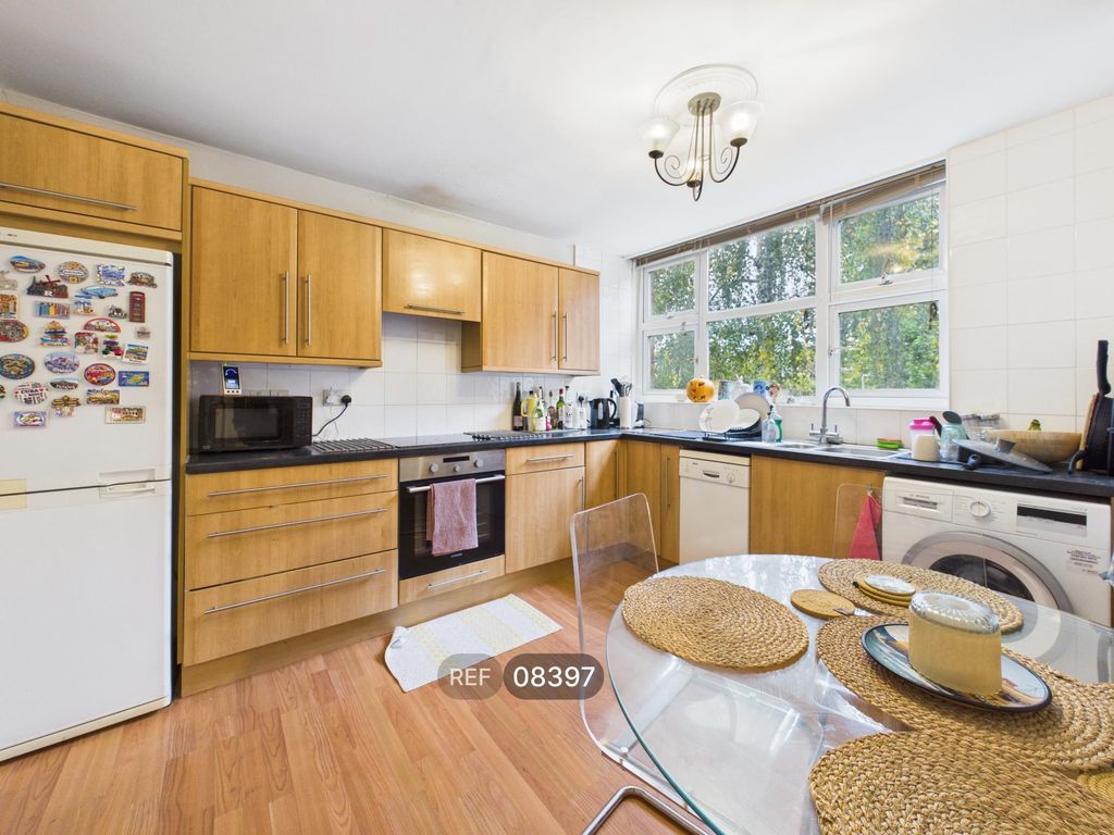 Property photo 2 of 8 Kitchen