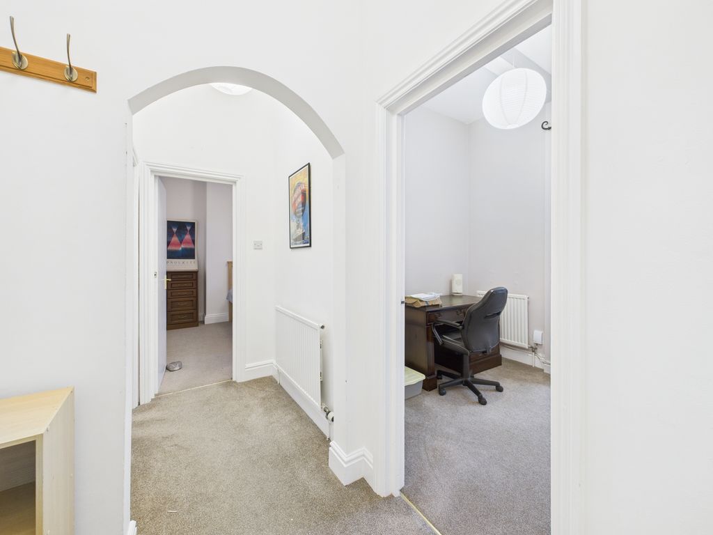 Property photo 3 of 31