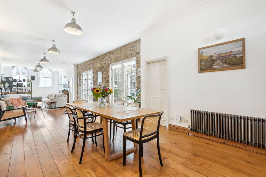 Property photo 1 of 15 Kitchen Dining Room