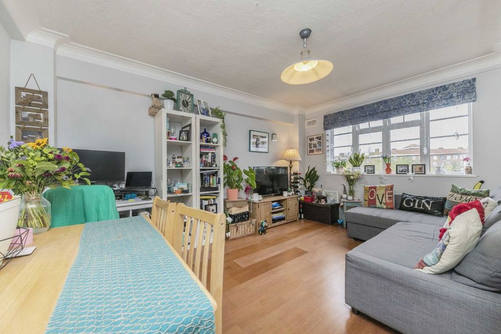 Property photo 2 of 7