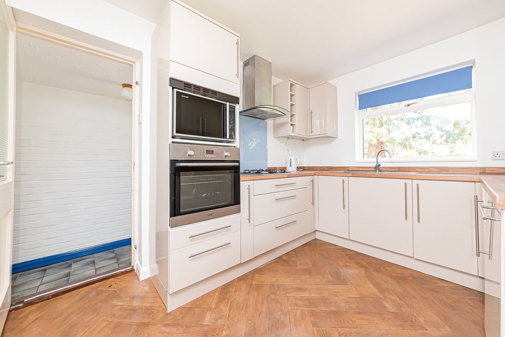 Property photo 2 of 28 24