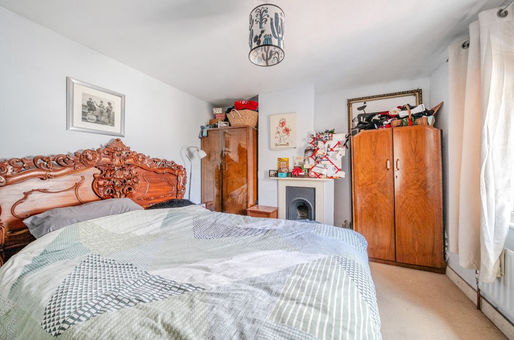 Property photo 3 of 13 1328517-10-687E29...