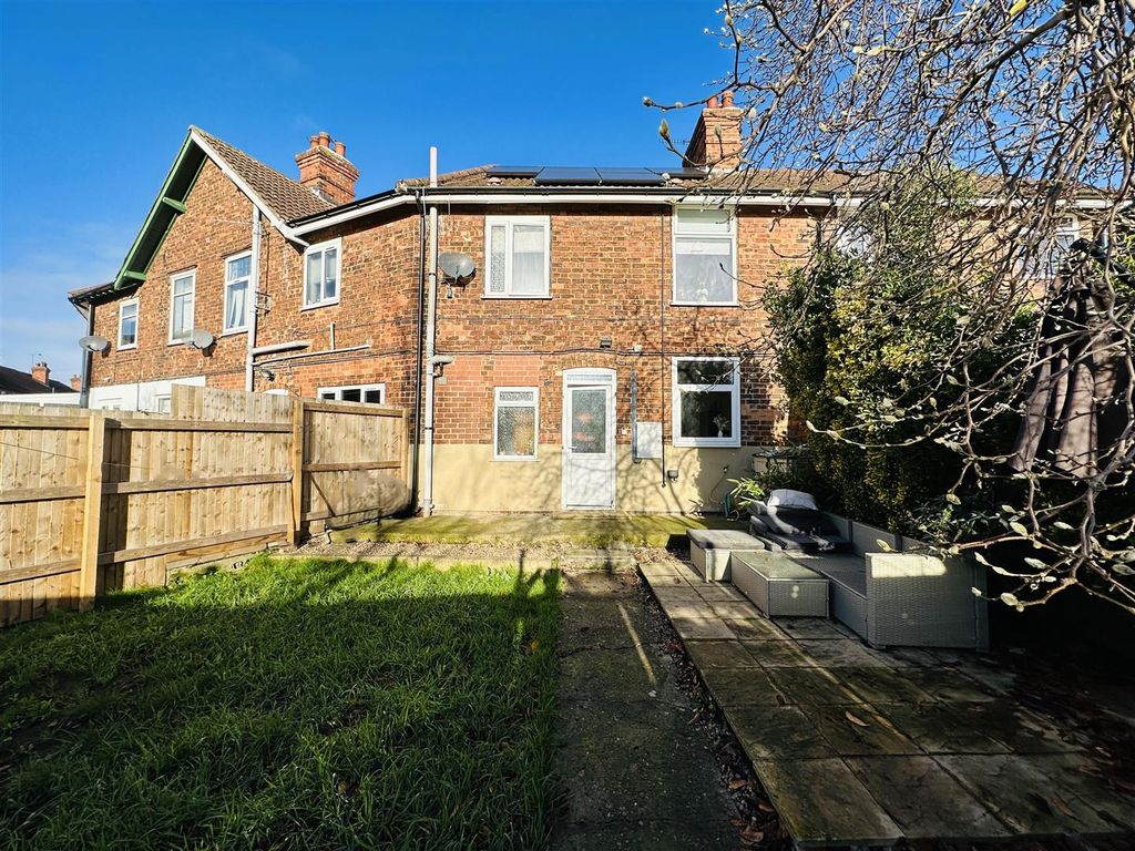 Property photo 2 of 14 Garden