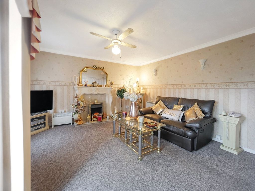 Property photo 3 of 21 Picture No. 14