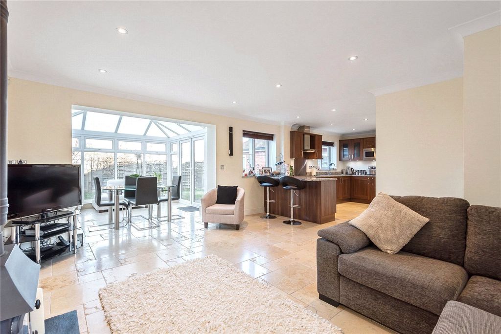 Property photo 2 of 12 Picture No. 05