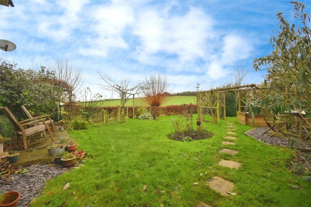 Property photo 3 of 9 Garden