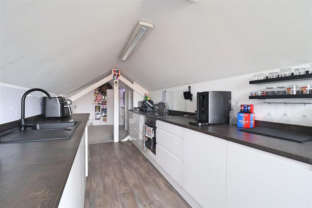 Property photo 3 of 12 Img_8467.Jpg