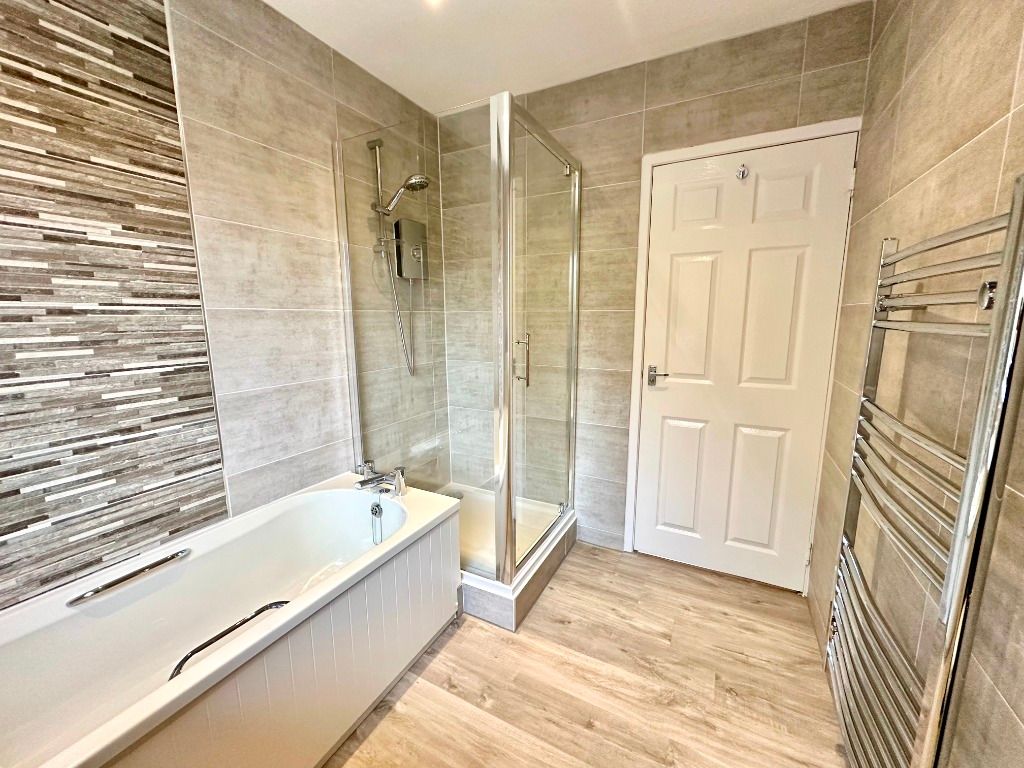 Additional image 14 of 3 bed flat to rentBankholm Place, Busby, Glasgow G76