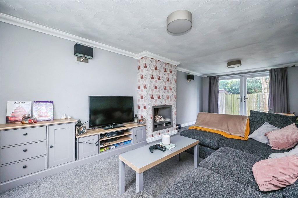 Property photo 2 of 20 Lounge