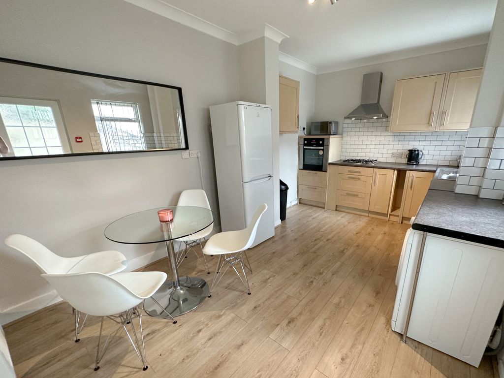 Property photo 2 of 11 10