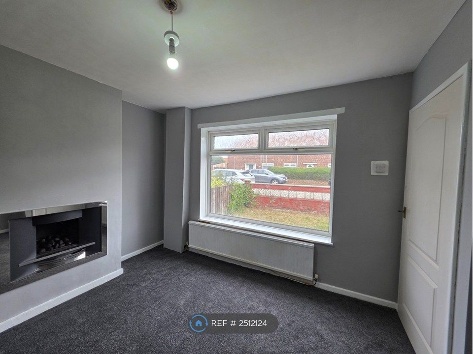 Property photo 3 of 19 Living Room