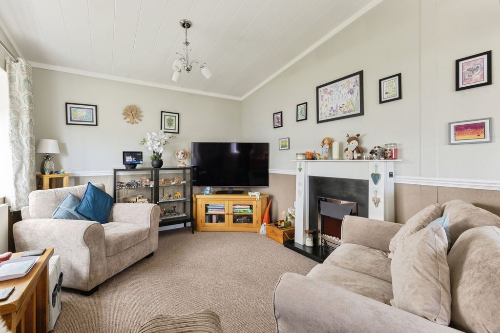 Property photo 2 of 15 Pbox-Img.Jpg