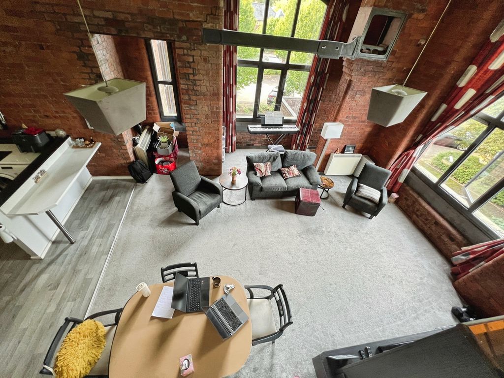 Property photo 2 of 13 Lounge