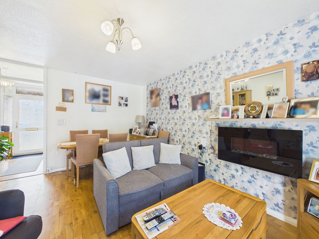 Property photo 3 of 11 Cam04018G0-Pr0477-Still007