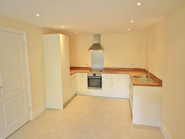 Property photo 2 of 8 Kitchen