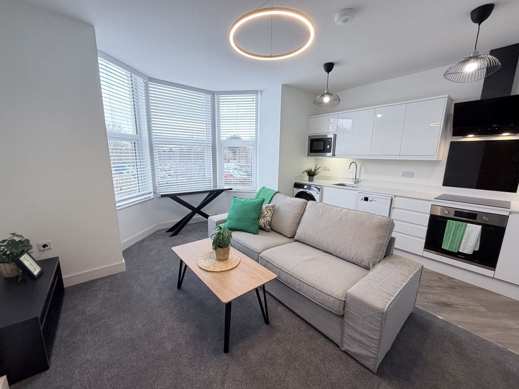 Property photo 3 of 10 Img_8127